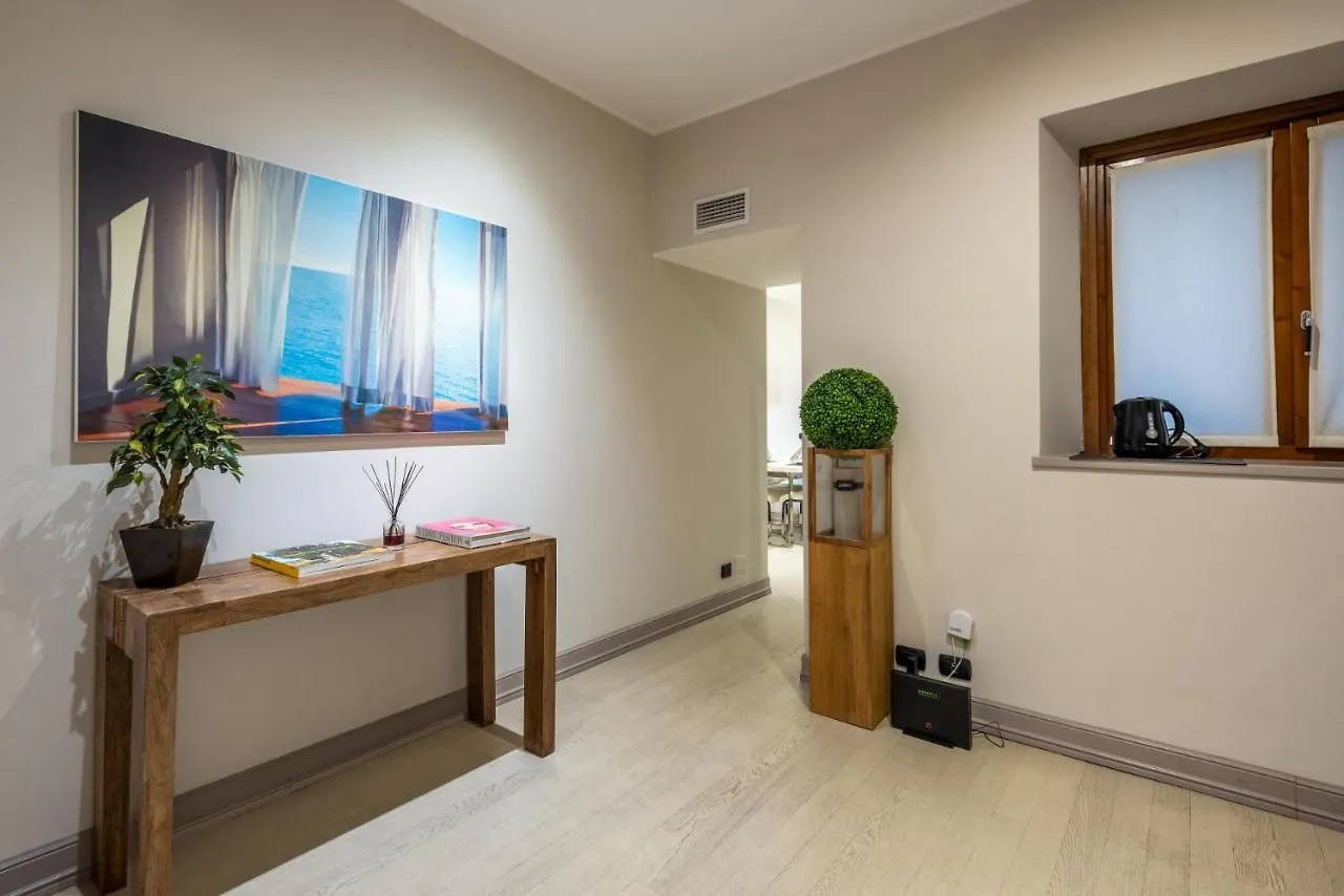 Gemma Preziosa Tra Il Castello Sforzesco Ed Il Duomo Di Milano By Easylife Apartman