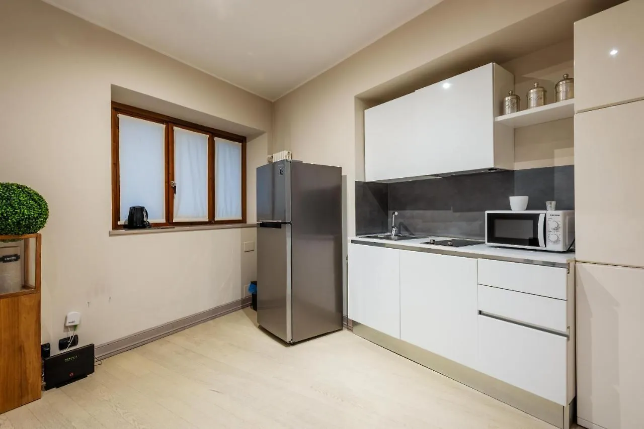 Gemma Preziosa Tra Il Castello Sforzesco Ed Il Duomo Di Milano By Easylife Apartman