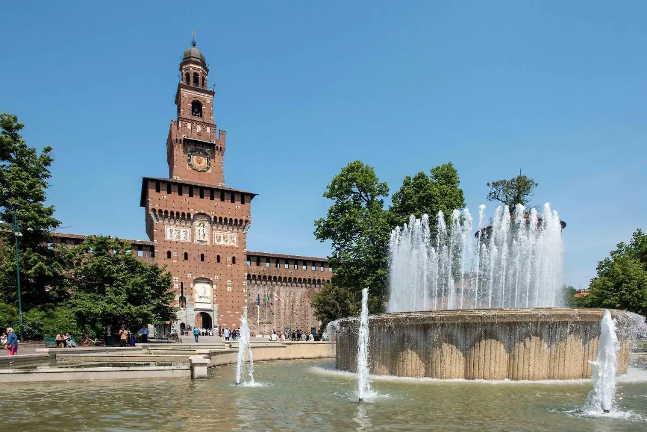 Gemma Preziosa Tra Il Castello Sforzesco Ed Il Duomo Di Milano By Easylife Apartman 0*,  Olaszország
